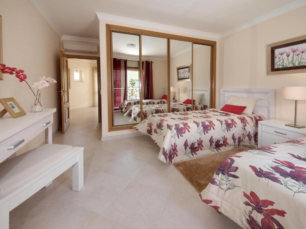 Oasis Parque Country Club Hotel Portimao Room photo