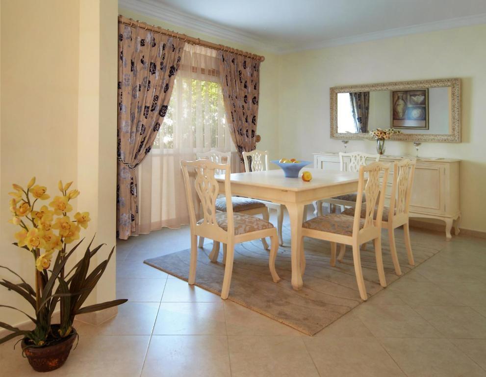Oasis Parque Country Club Hotel Portimao Room photo