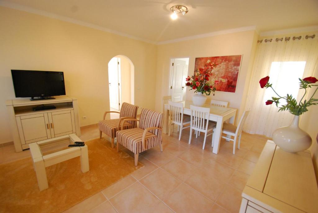 Oasis Parque Country Club Hotel Portimao Room photo